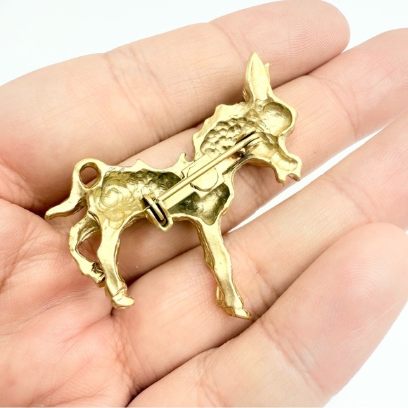 Vintage Textured Matte Gold Tone Donkey with Saddle Brooch - Picture 6 of 7